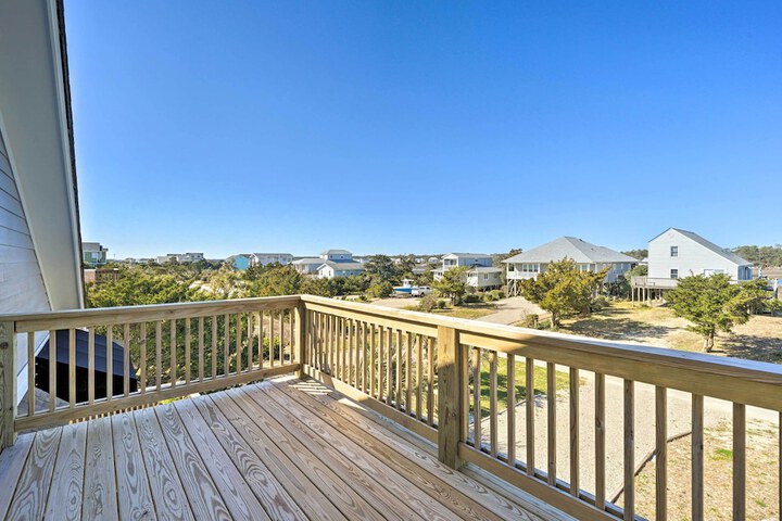 Carefree Coastal Getaway - Walk to Long Beach