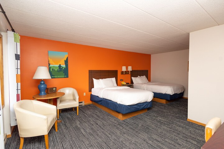 Cedar Motor Inn
