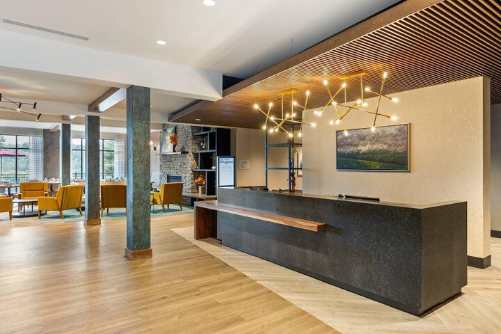 Cambria Hotel Lake Placid - Lakeside Resort