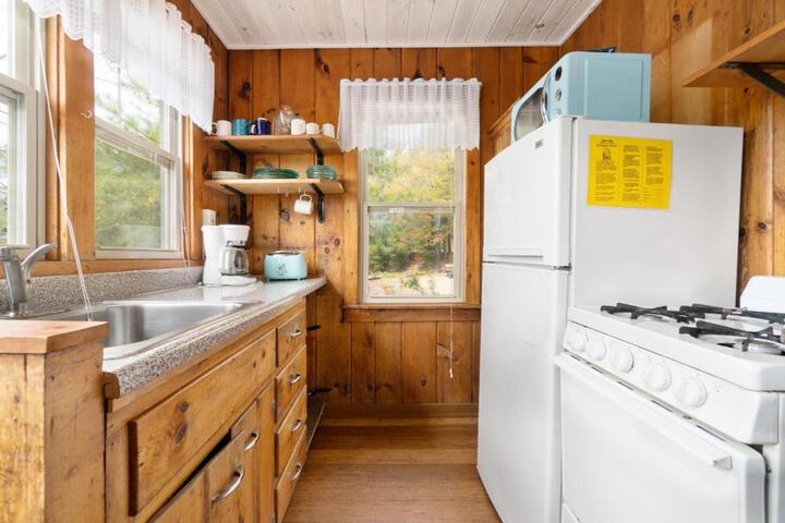 Hide-A-Way Waterfront Cottages