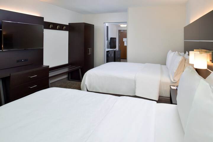 Room 33 of 54
