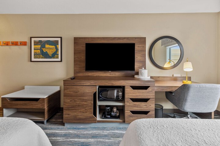 Room 13 of 23