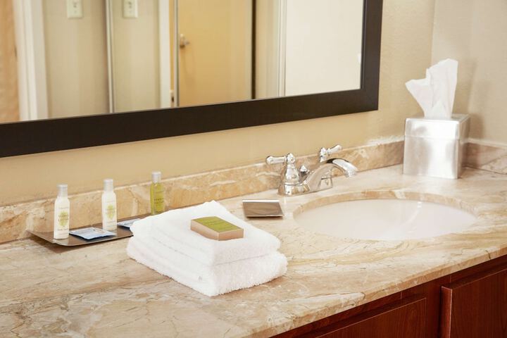 DoubleTree Suites by Hilton Hotel Cincinnati - Blue Ash