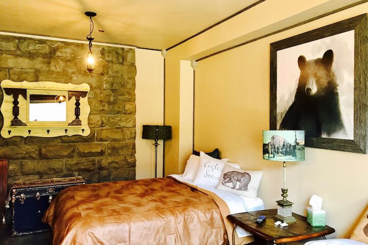 Room 75 of 198