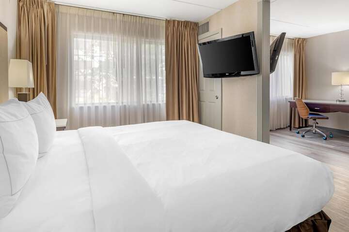 Best Western Plus Miamisburg-Dayton Suites Banquets & Hotel