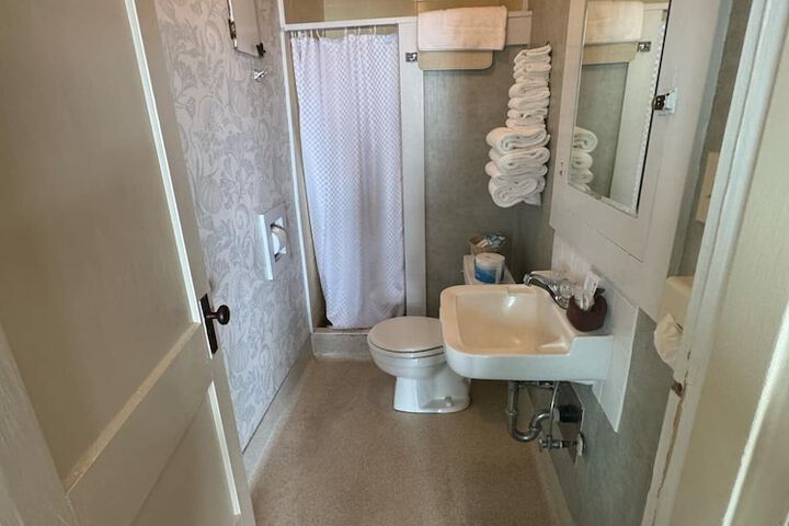 Room 86 of 233