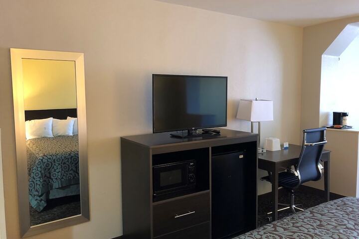Room 14 of 40