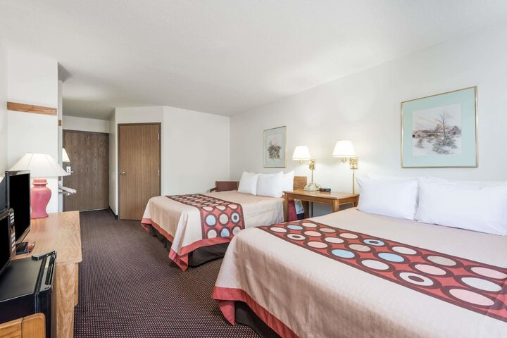 Room 11 of 15