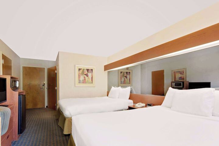 Room 6 of 26
