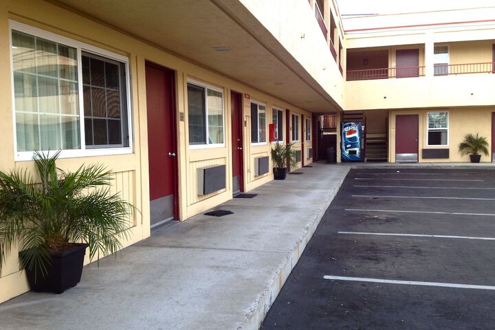 Hotel 7 of 53