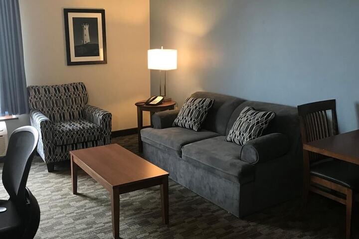 Room 10 of 27