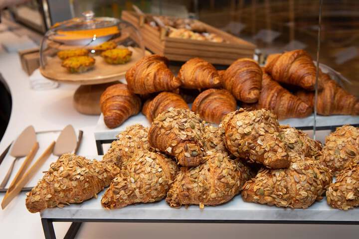 Breakfast/Coffee Service 104 of 132