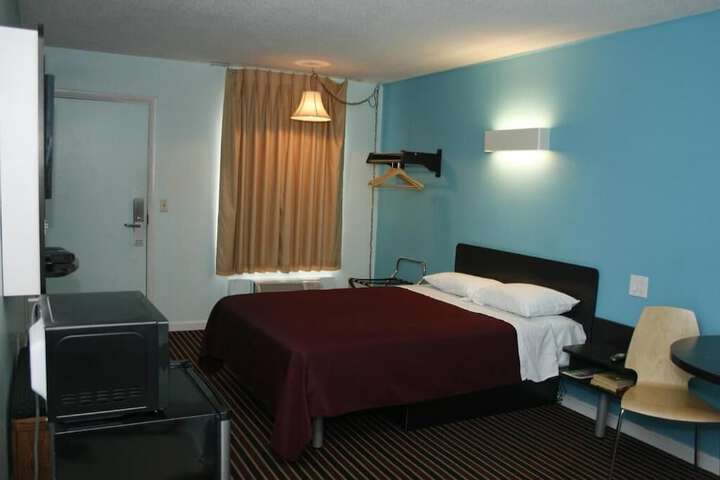 Relax Inn Motel