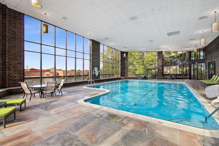 Holiday Inn Chicago Nw Crystal Lk Convention Center by IHG