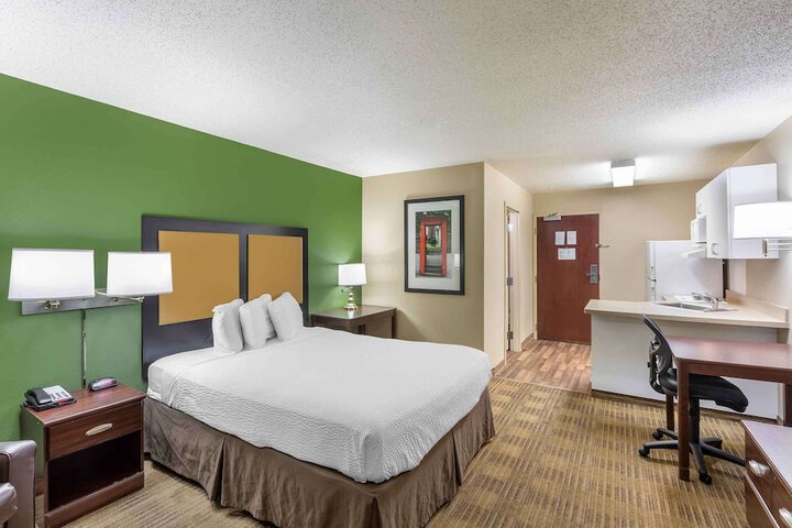 Room 18 of 26