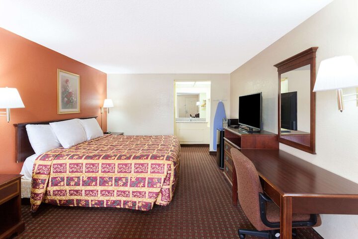 Room 15 of 16