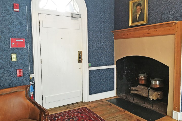 Hotel 5 of 235