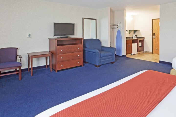 Room 17 of 37