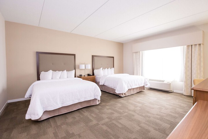 Room 32 of 60