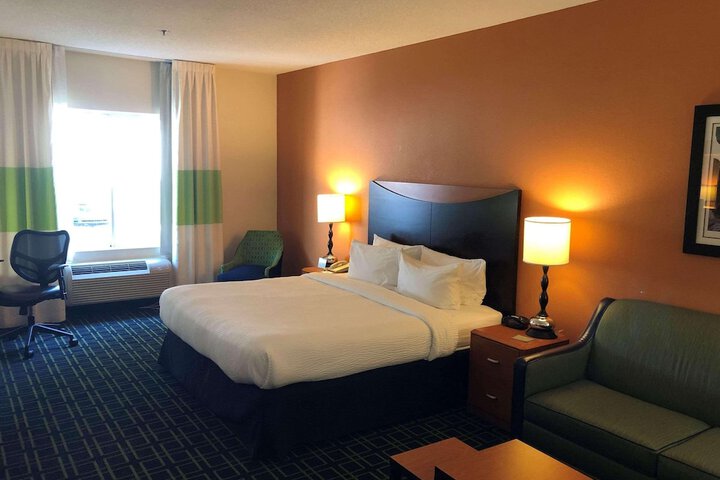 Room 10 of 43