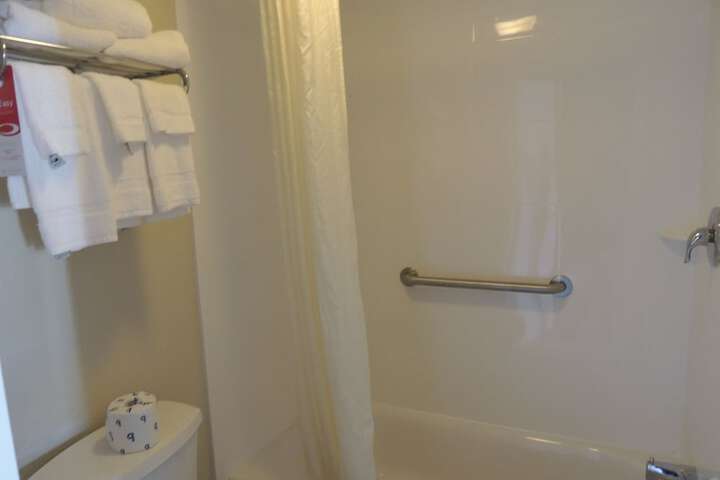 Room 16 of 32