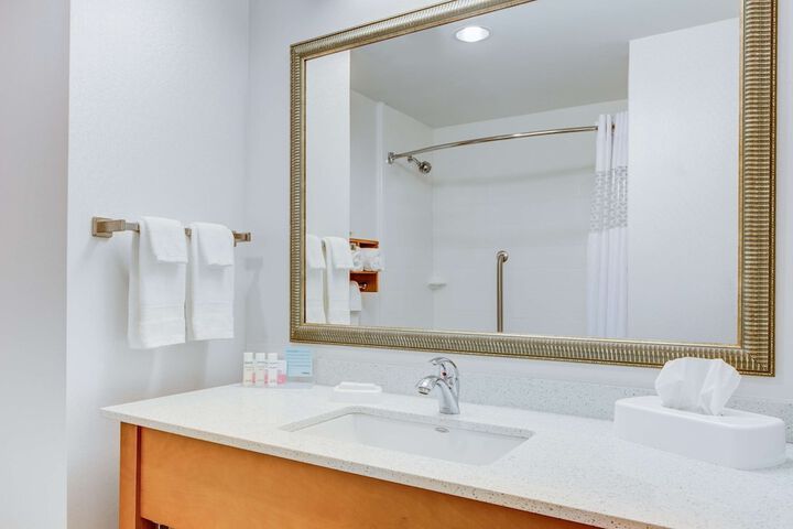 Room 10 of 19