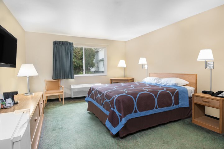 Room 5 of 15