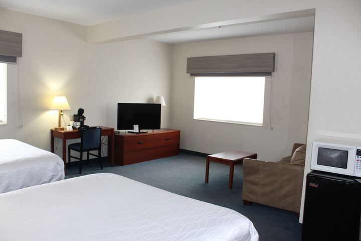 Room 33 of 64