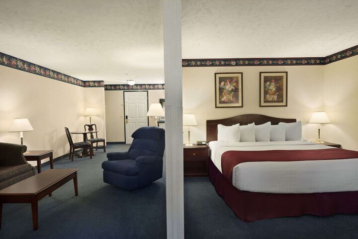 Room 8 of 15
