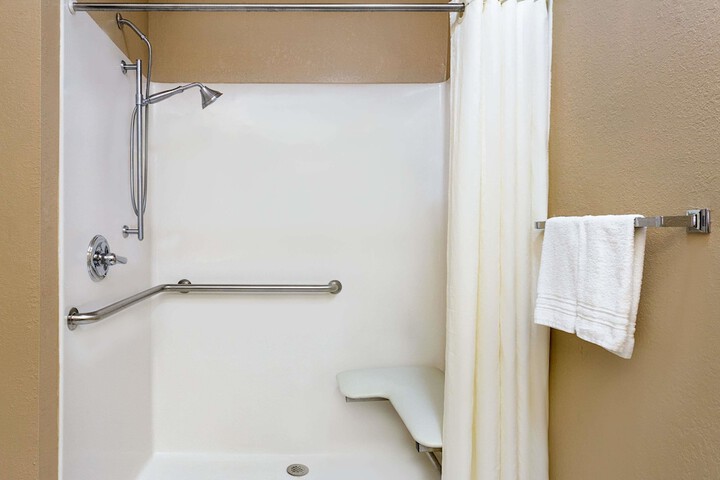 Room 6 of 14