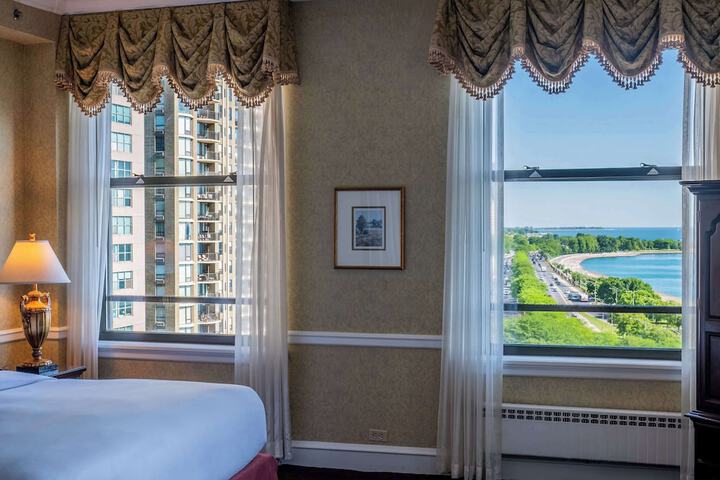 Room 53 of 100