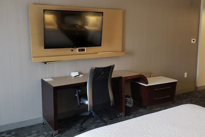 Room 21 of 37