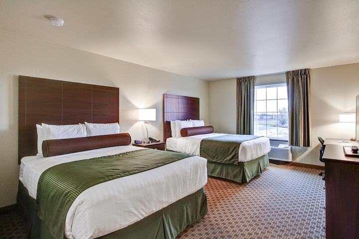 Castle Rock Inn & Suites