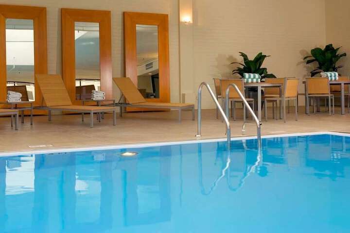 DoubleTree by Hilton Chicago - North Shore Conference Center