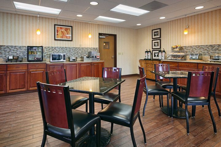 Best Western Plus Rama Inn & Suites