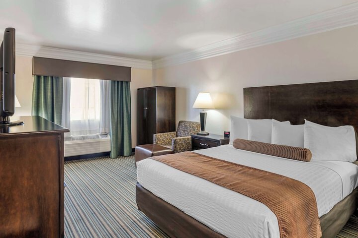 Room 16 of 30