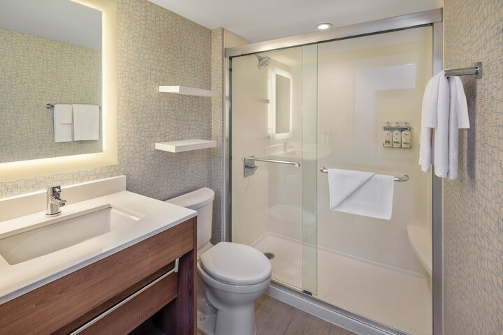 Holiday Inn Express Toronto - Downtown by IHG