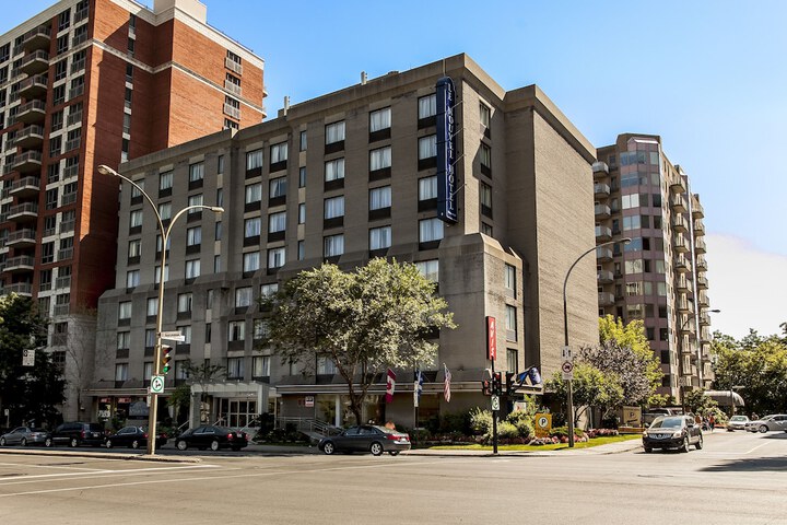 Hotel 7 of 63
