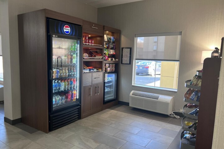 Wingate by Wyndham Clearfield