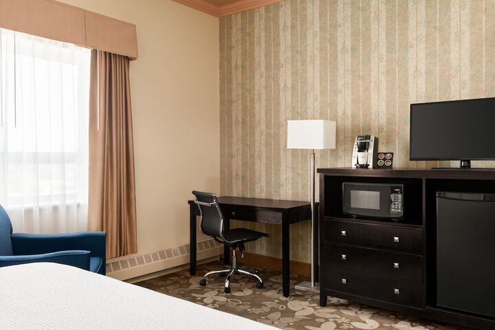 Room 4 of 20