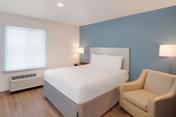 Room 25 of 27