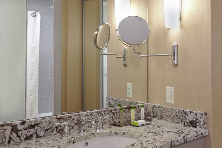 DoubleTree by Hilton Philadelphia Center City