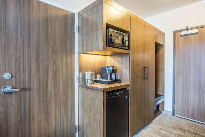 Room 34 of 60