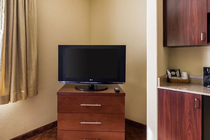 Room 14 of 27