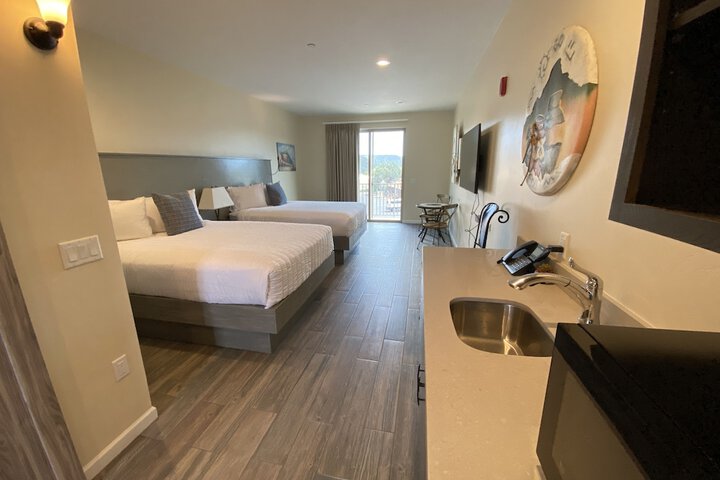 Room 35 of 60