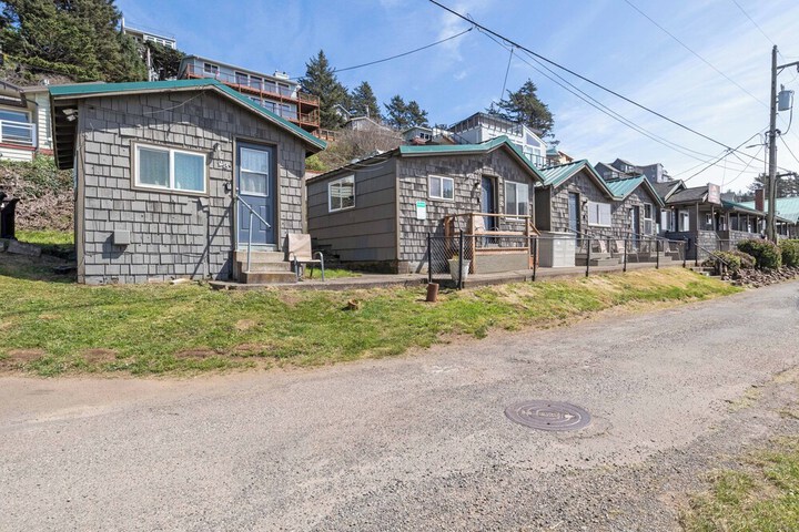 Oceanside Ocean Front Cabins