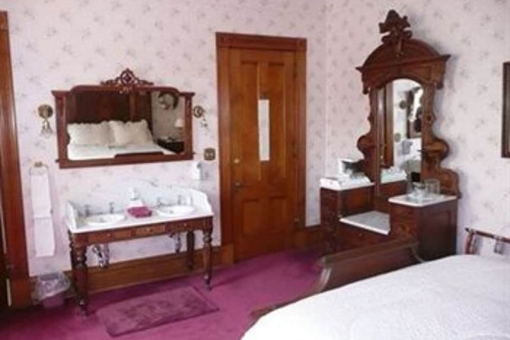 Room 16 of 51