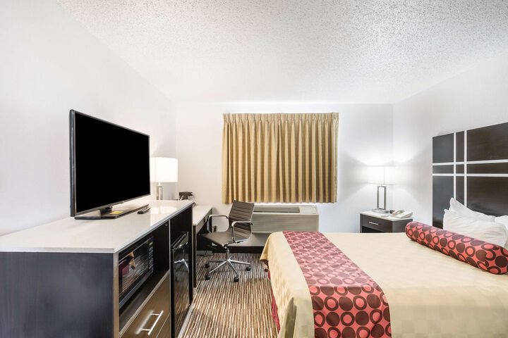 Americas Best Value Inn Charlotte MI