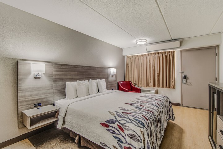 Room 28 of 36