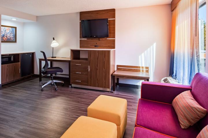 Room 9 of 29